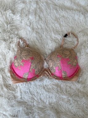 Victoria's Secret Very Sexy Push Up Bra 34C Hot Pink and Cream- RARE. NWT